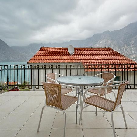 Apartman Kati Prcanj Exterior photo