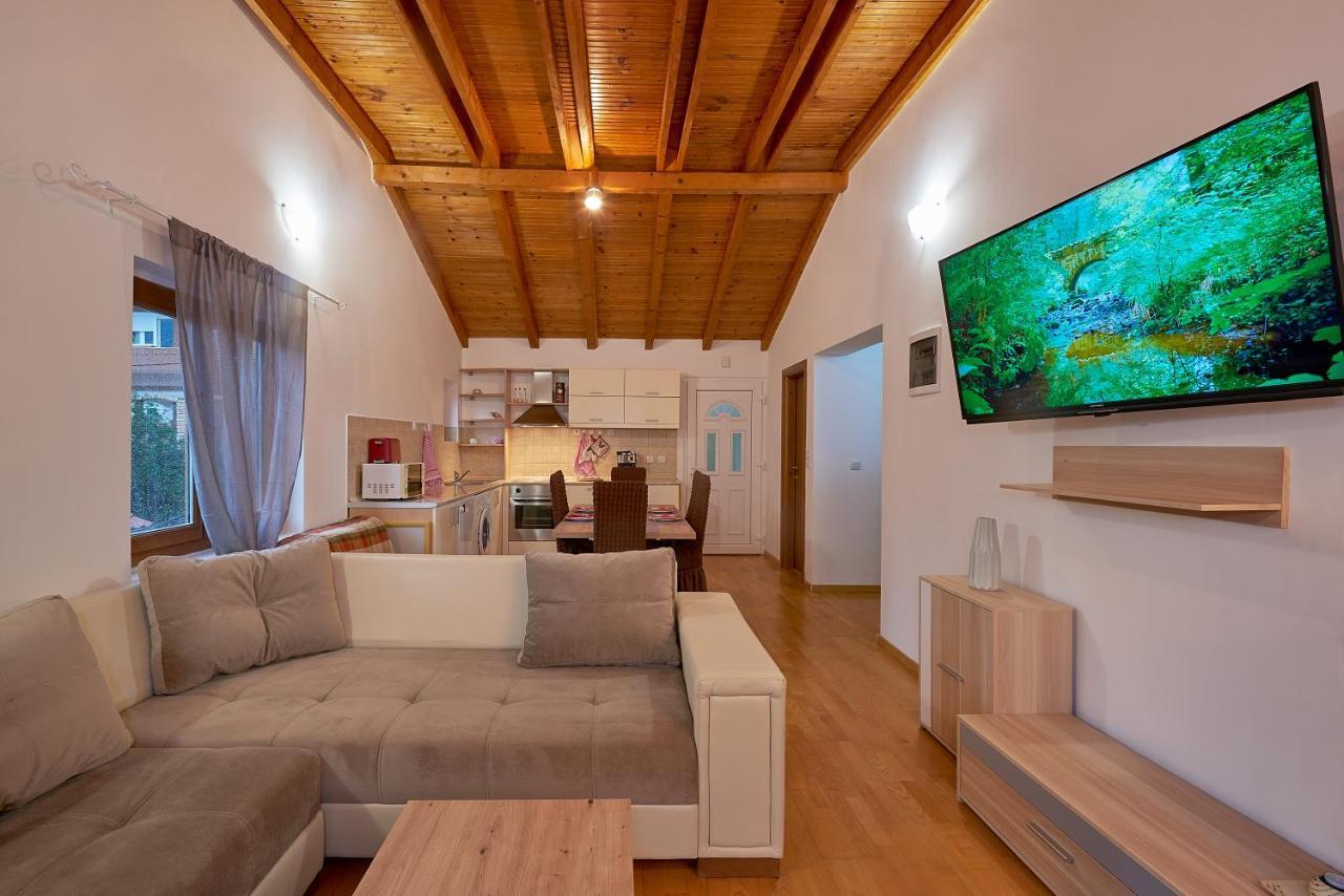 Apartman Kati Prcanj Exterior photo