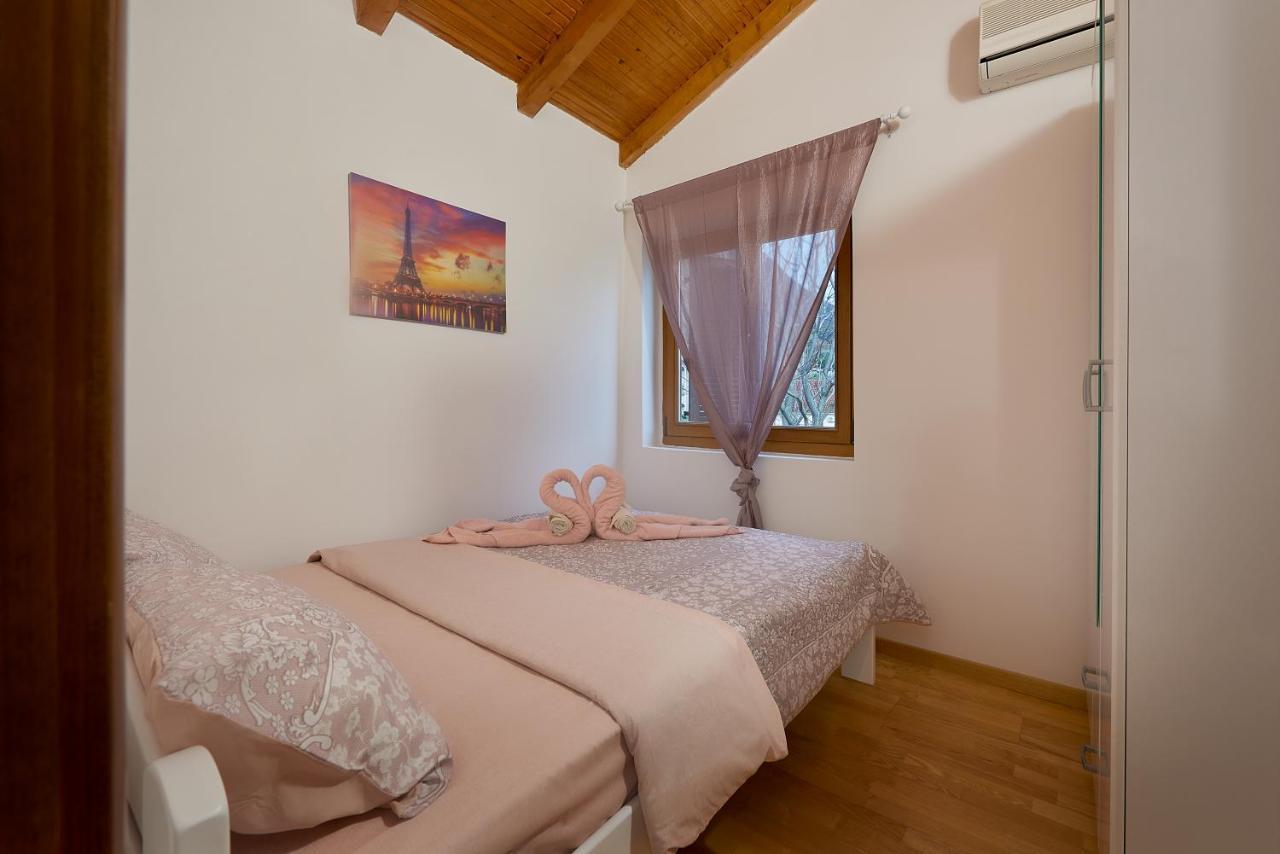 Apartman Kati Prcanj Exterior photo