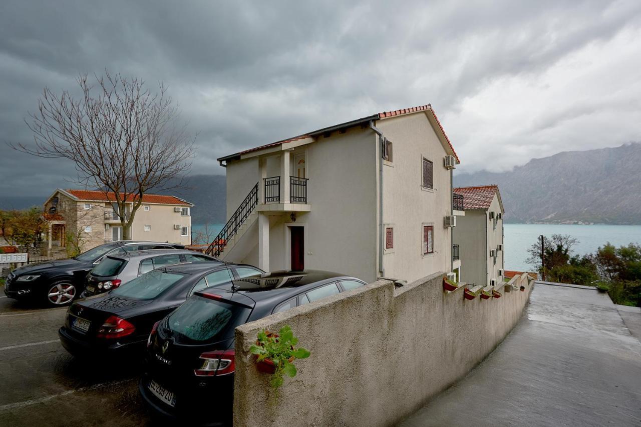 Apartman Kati Prcanj Exterior photo